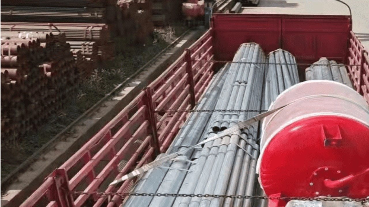 钢材运输图片